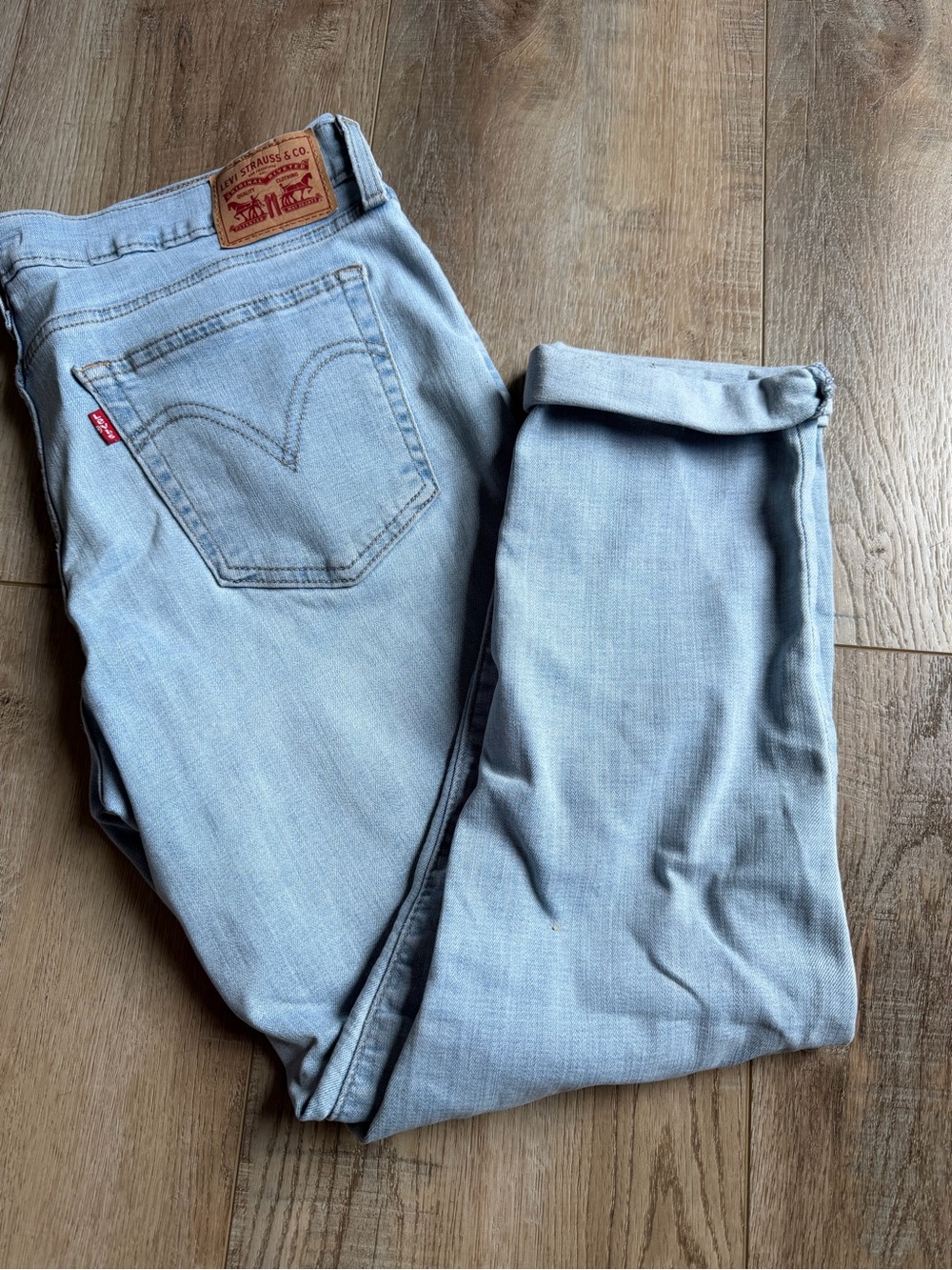 Levi's Light Wash Boyfriend Jeans size 31